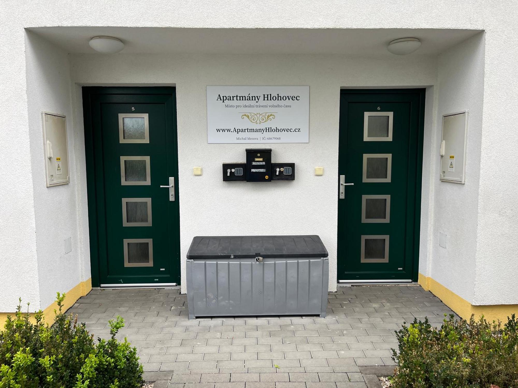Apartmány Hlohovec Esterno foto