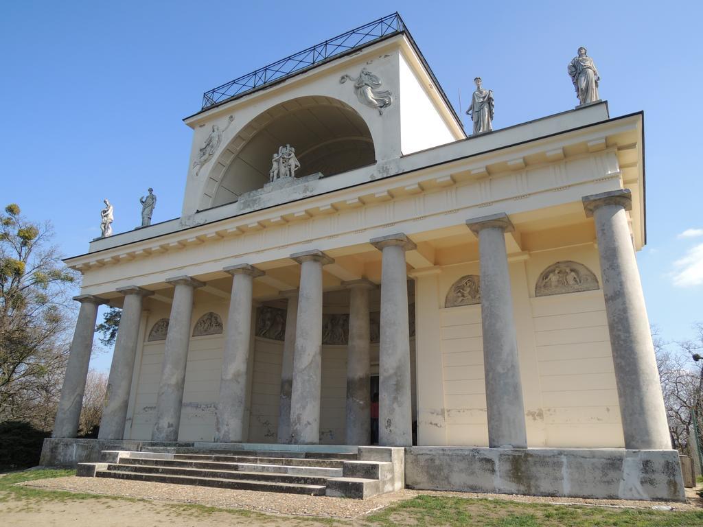 Apartmány Hlohovec Esterno foto